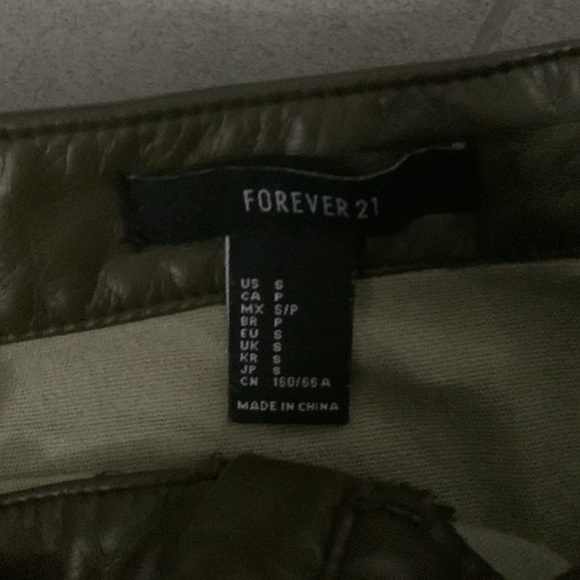 Olive high waisted mini skirt - Picture 2 of 3